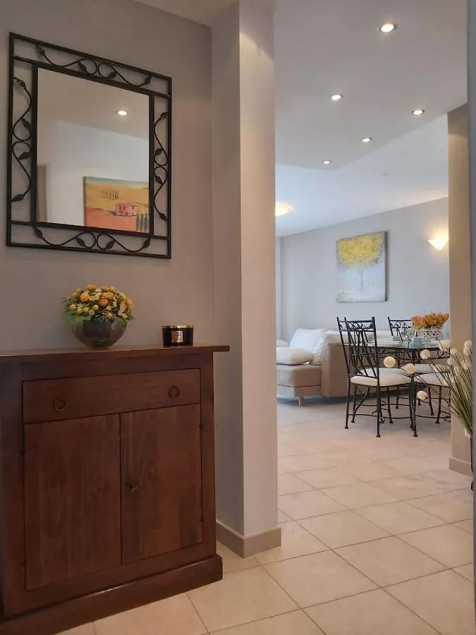Villa Seaview With Pool - Apartment Yellow Trogir Croatia