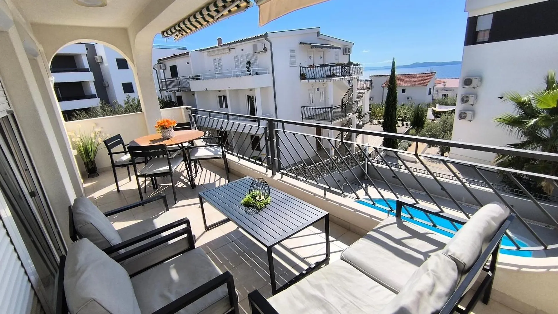 Villa Seaview With Pool - Apartment Yellow Trogir 0*,  Croatia