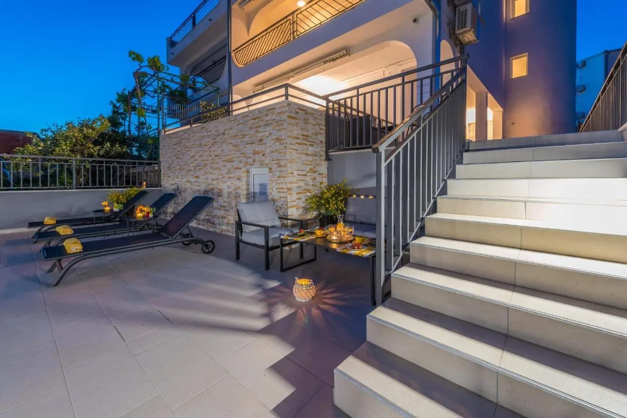 Villa Seaview With Pool - Apartment Yellow Trogir