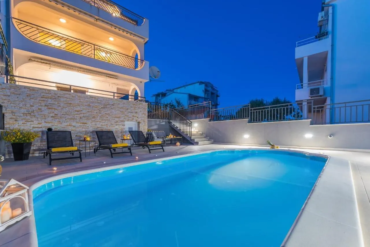 Villa Seaview With Pool - Apartment Yellow Trogir