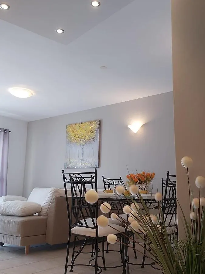Villa Seaview With Pool - Apartment Yellow Trogir